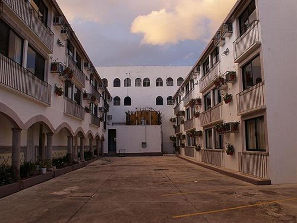 Hacienda De Castilla Cancun Exterior photo